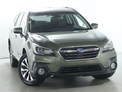 Wilderness Green Metallic 2019 Subaru Outback 2.5i Touring