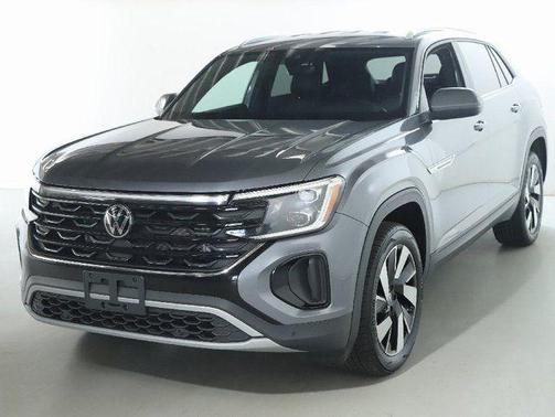 Platinum Gray Metallic 2024 Volkswagen Atlas Cross Sport 2.0T SE w/Technology 4MOTION