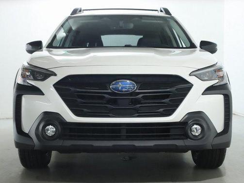 Crystal White Pearl 2023 Subaru Outback Onyx Edition