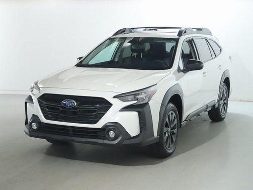 Crystal White Pearl 2023 Subaru Outback Onyx Edition