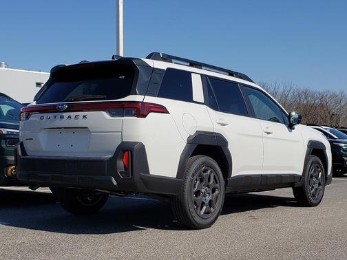 Crystal White Pearl 2026 Subaru Outback Premium