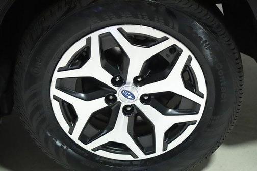 Photo 5 of 49 of 2019 Subaru Forester Premium