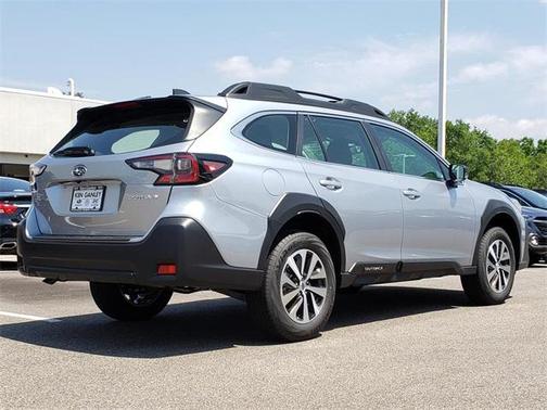 2025 Subaru Outback Base