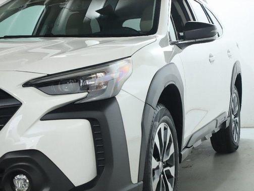 Crystal White Pearl 2023 Subaru Outback Limited