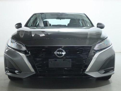 Gun Metallic 2024 Nissan Altima 2.5 SV