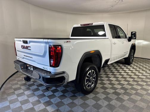 2026 GMC Sierra 2500 SLE