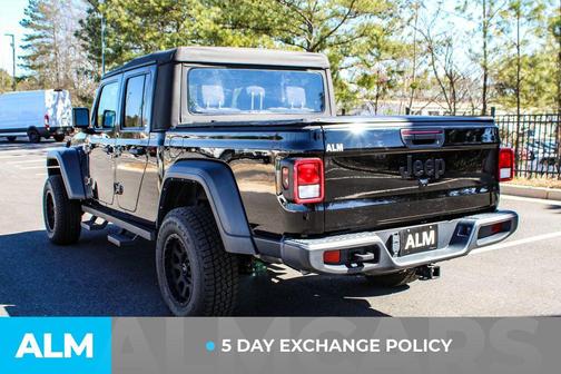 2022 Jeep Gladiator Sport