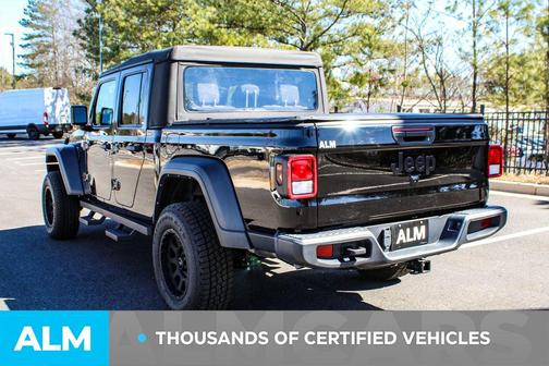 2022 Jeep Gladiator Sport