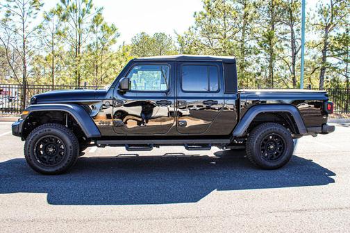 2022 Jeep Gladiator Sport