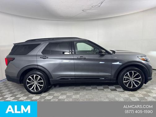 CARBONIZED GRAY METALLIC 2025 Ford Explorer ST-Line