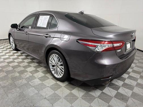 2019 Toyota Camry Hybrid XLE