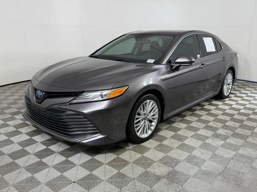 2019 Toyota Camry Hybrid XLE