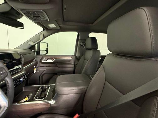 2025 GMC Sierra 2500 SLT