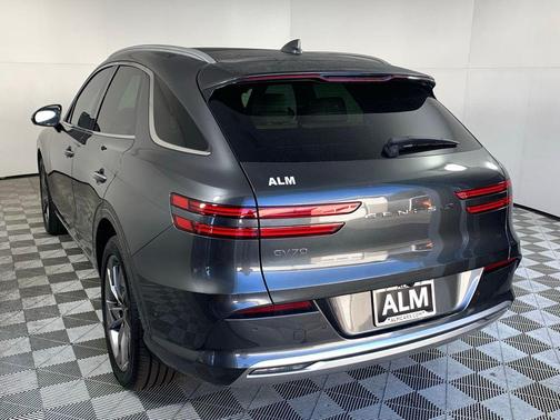2023 Genesis Electrified GV70 Advanced AWD