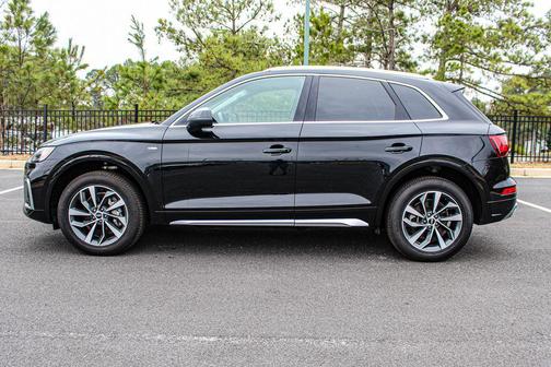 2022 Audi Q5 45 S line Prestige