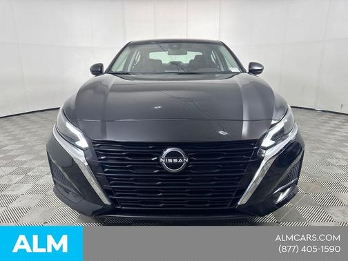Super Black 2025 Nissan Altima 2.5 SV