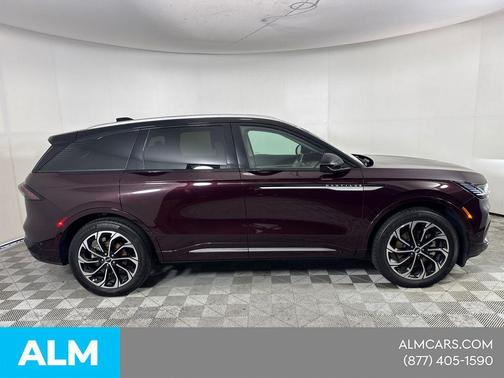 DIAMOND RED MET CC 2024 Lincoln Nautilus Reserve