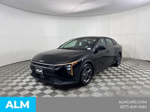 Aurora Black Pearl 2025 Kia K4 LXS