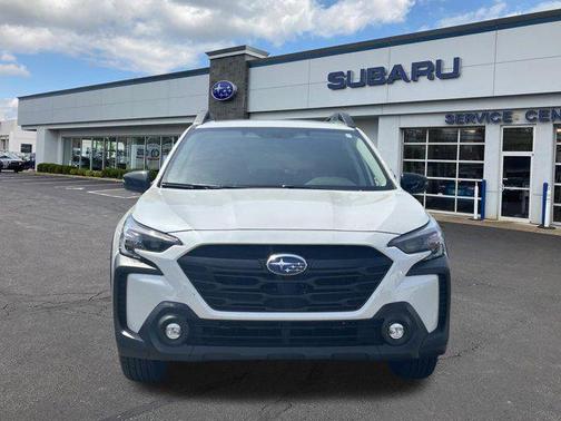 Crystal White Pearl 2025 Subaru Outback Onyx Edition