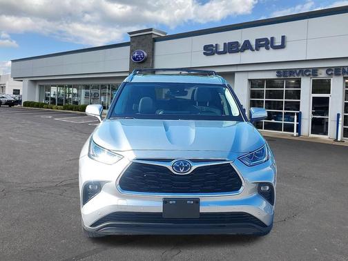 Celestial Silver Metallic 2023 Toyota Highlander Hybrid Limited