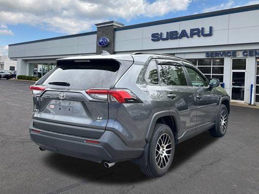 2020 Toyota RAV4 LE