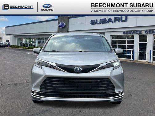 2024 Toyota Sienna XLE