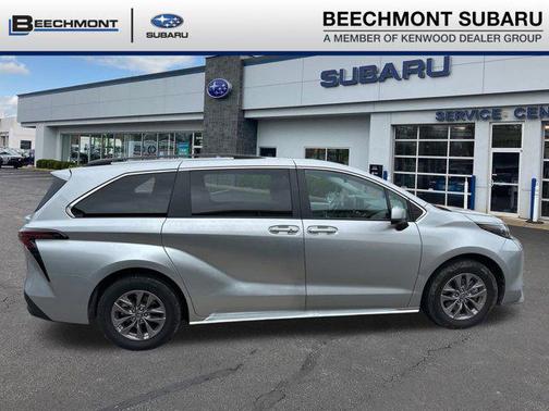 2024 Toyota Sienna XLE