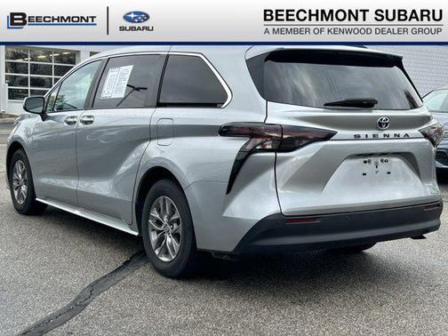 2024 Toyota Sienna XLE