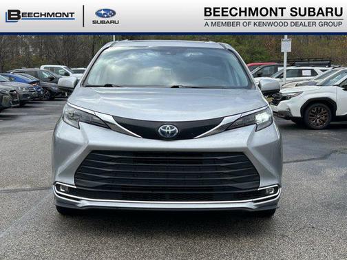 2024 Toyota Sienna XLE