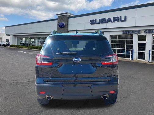 Crystal Black Silica 2025 Subaru Ascent Onyx Edition 7-Passenger