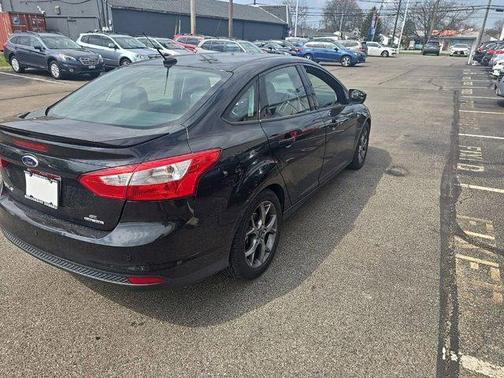 Tuxedo Black Metallic 2014 Ford Focus SE