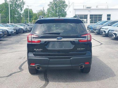 Crystal Black Silica 2025 Subaru Ascent Premium 7-Passenger