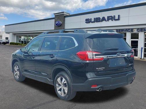 Crystal Black Silica 2025 Subaru Ascent Premium 7-Passenger