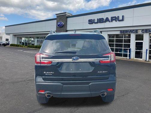 Crystal Black Silica 2025 Subaru Ascent Premium 7-Passenger