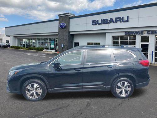 Crystal Black Silica 2025 Subaru Ascent Premium 7-Passenger