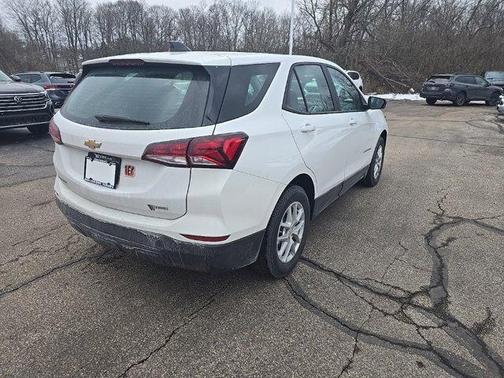 2023 Chevrolet Equinox LS