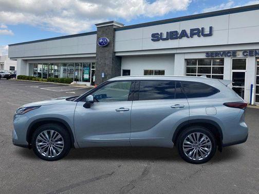 Celestial Silver Metallic 2025 Toyota Highlander Hybrid Platinum
