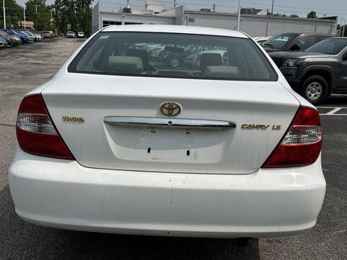 2004 Toyota Camry LE