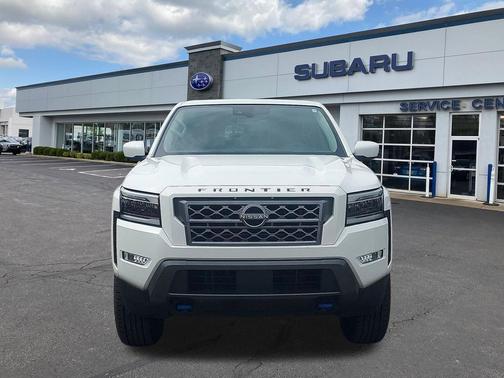 Glacier White 2022 Nissan Frontier SV
