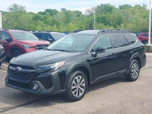 Crystal Black Silica 2025 Subaru Outback Premium