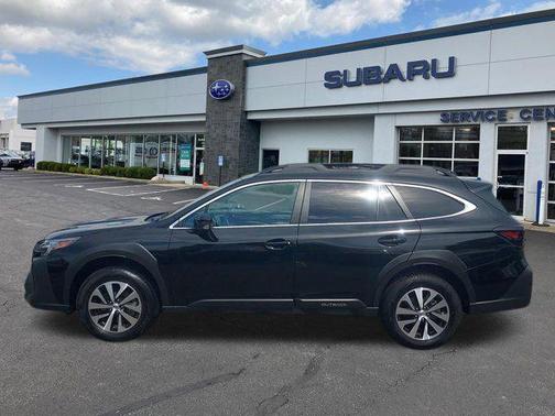 Crystal Black Silica 2025 Subaru Outback Premium