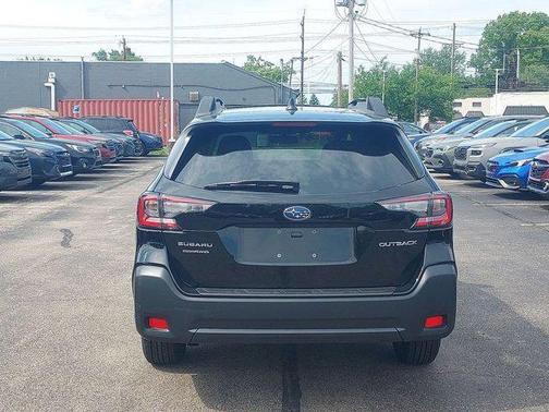 Crystal Black Silica 2025 Subaru Outback Premium