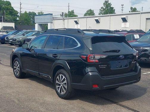 Crystal Black Silica 2025 Subaru Outback Premium
