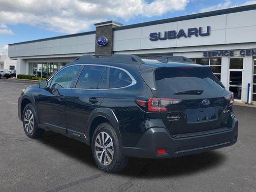 Crystal Black Silica 2025 Subaru Outback Premium