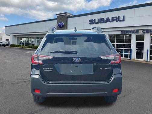Crystal Black Silica 2025 Subaru Outback Premium