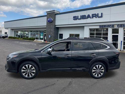 Crystal Black Silica 2024 Subaru Outback Touring
