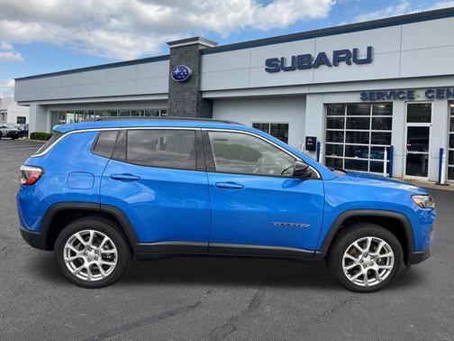 2023 Jeep Compass Latitude Lux