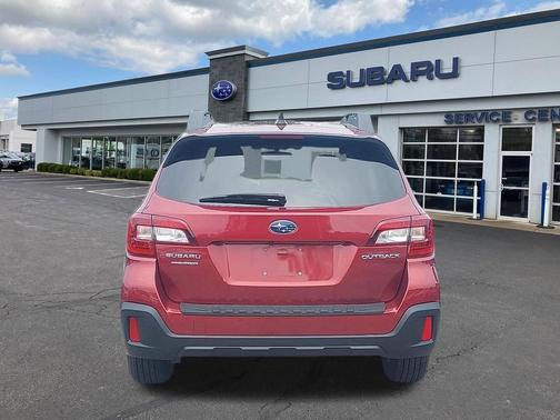 Crimson Red Pearl 2019 Subaru Outback 2.5i Premium