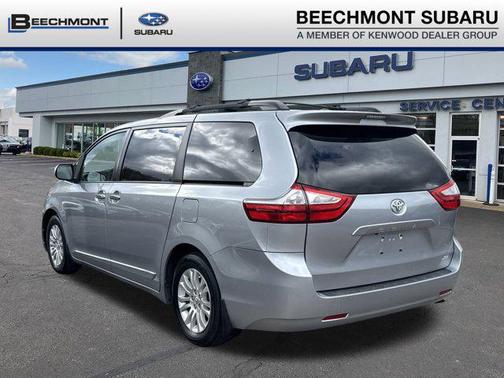 2017 Toyota Sienna XLE