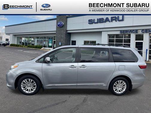 2017 Toyota Sienna XLE